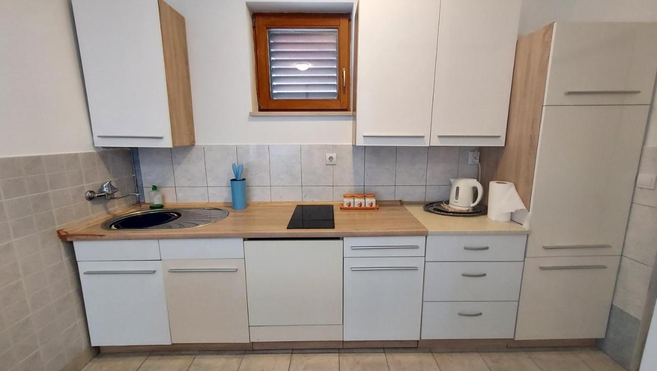 Apartments Cezar Vinkuran Extérieur photo