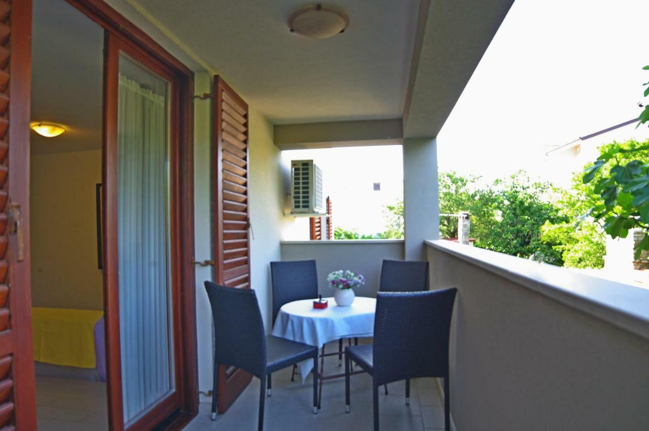 Apartments Cezar Vinkuran Extérieur photo