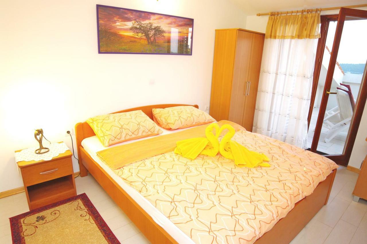 Apartments Cezar Vinkuran Extérieur photo