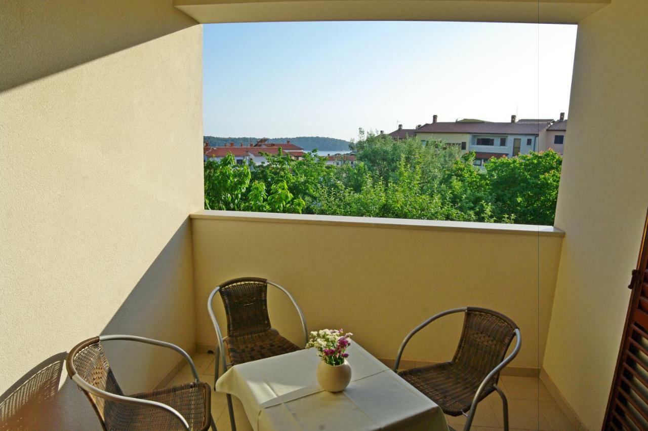 Apartments Cezar Vinkuran Extérieur photo